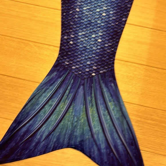 Sun tails size 4-5 - Picture 2 of 5